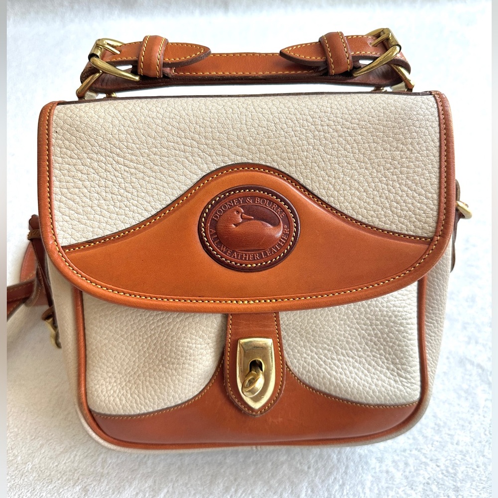 Dooney & Bourke Vintage Crossbody Bag in Ivory and British Tan Classic - Picture 3 of 17